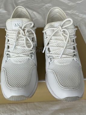 MICHAEL Michael Kors Women White Trainer ( Size: 7.5)